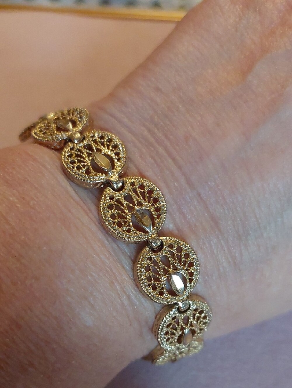 Diamond-cut Goldtone Dainty Filigree Link Bracelet And Station Necklace EUC - Picture 5 of 16
